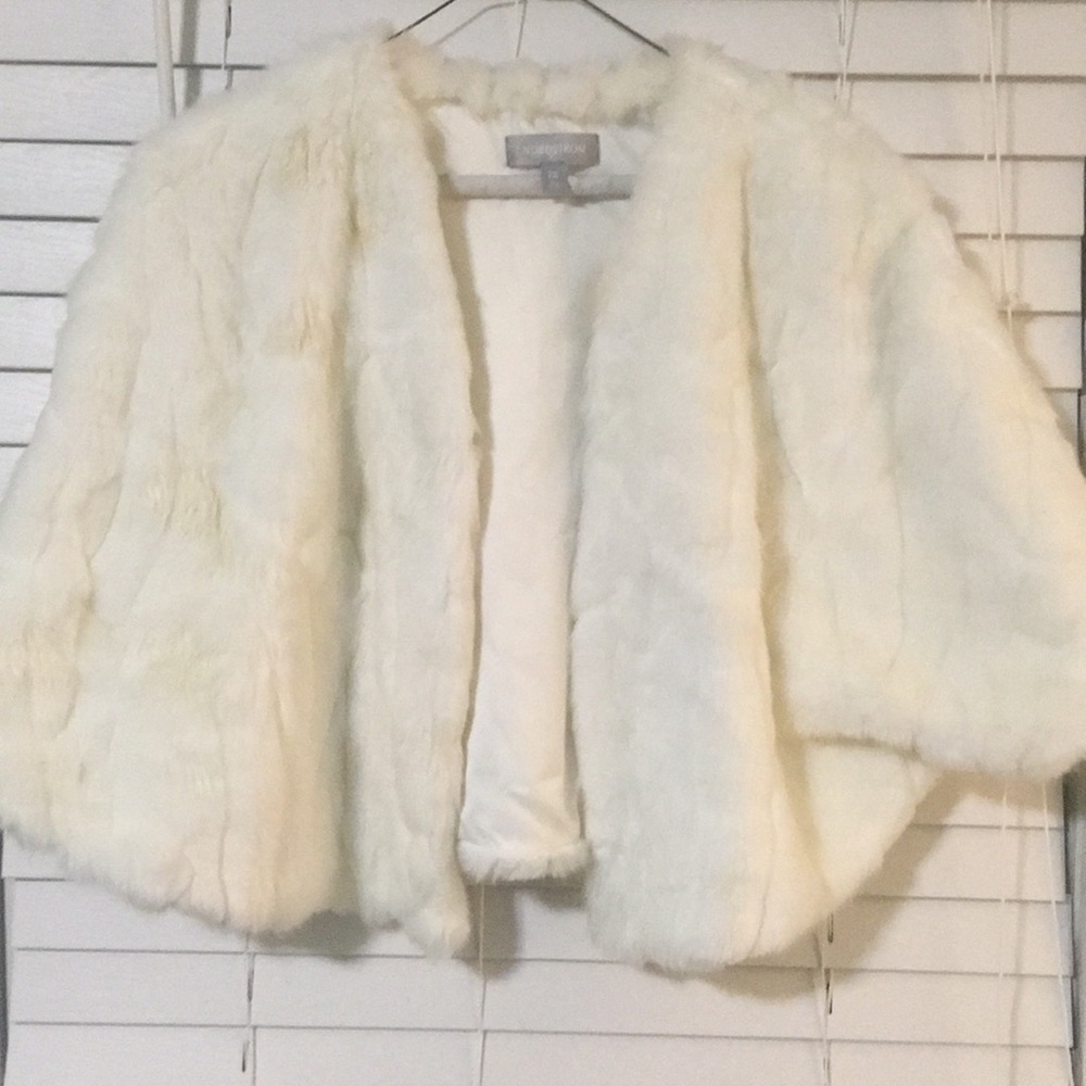 Nordstrom ivory faux fur capelet stole